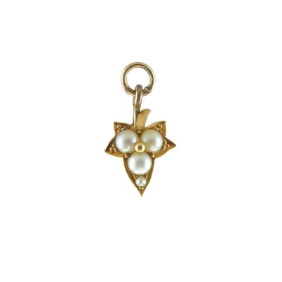 18ct Ivy & Pearl Charm