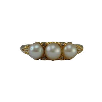 Antique 18ct Pearl and Diamond Ring
