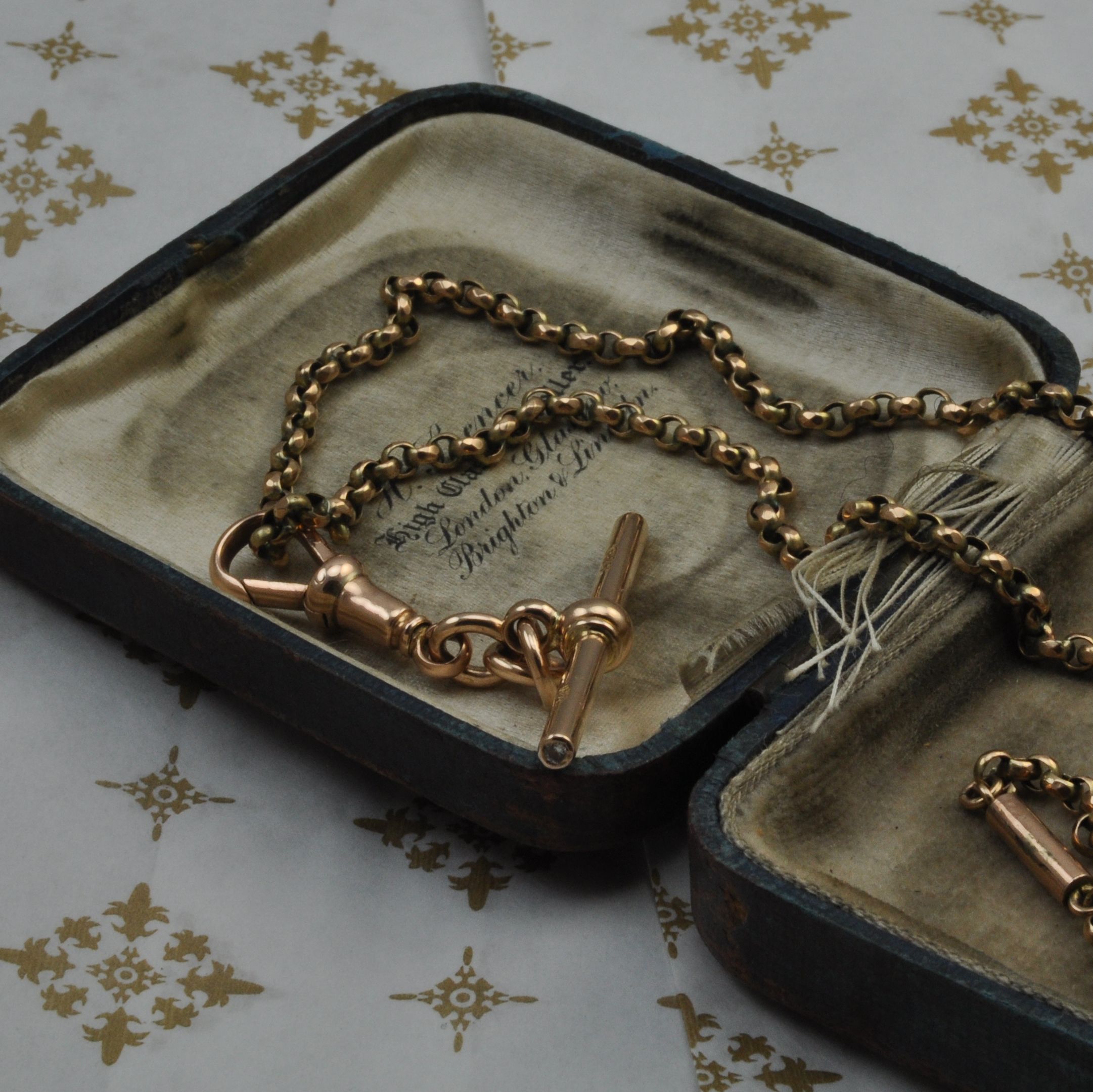 9ct Gold Diamond-Set T-Bar Pendant