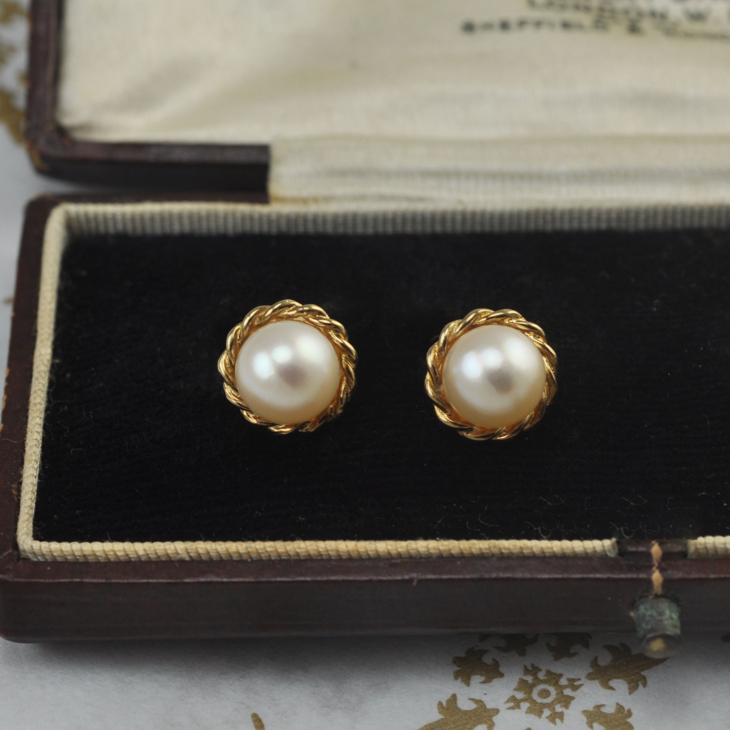 9ct Gold and Pearl Stud Earrings
