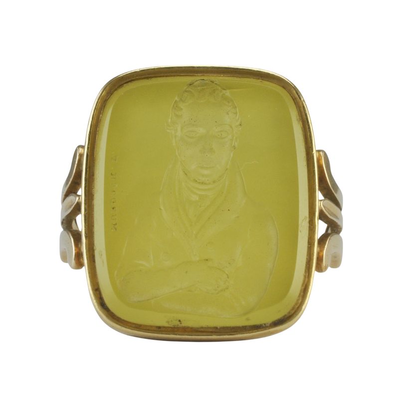Victorian 15ct Gold and Agate Intaglio Signet Ring