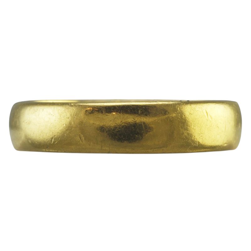 22ct Wedding Band Engraved ‘Lucky'