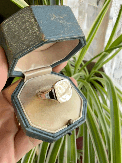 Vintage 9ct Gold Square Signet Ring