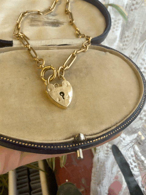 18ct Heart Padlock