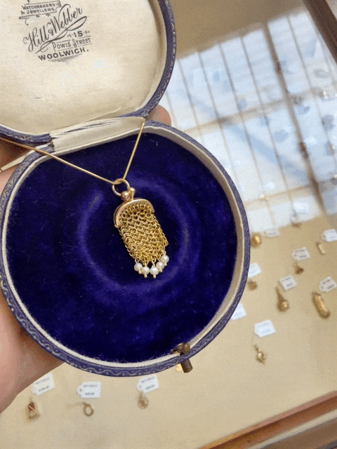 18ct Gold Pearl Purse Charm