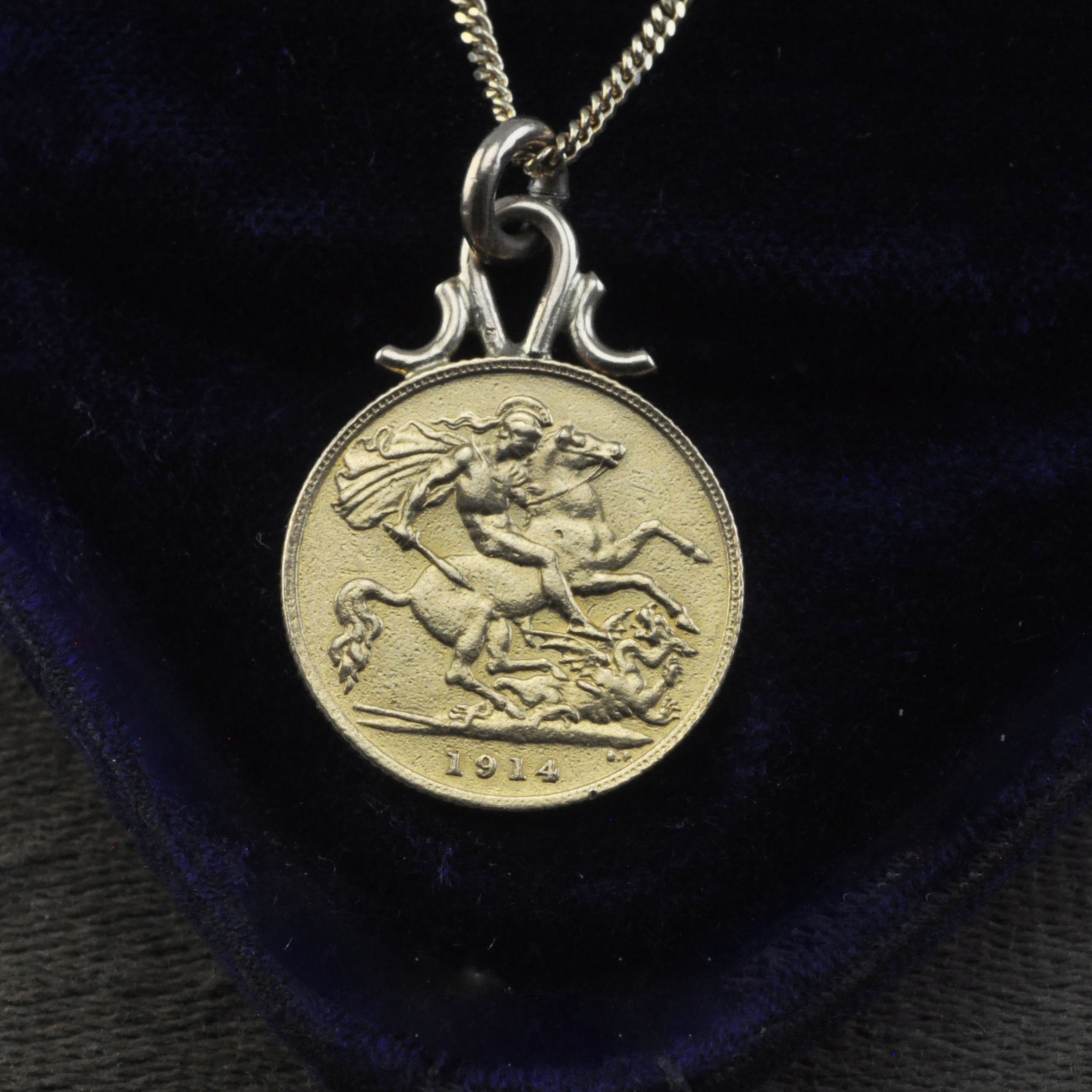 Half Sovereign and Scroll Top Pendant Mount