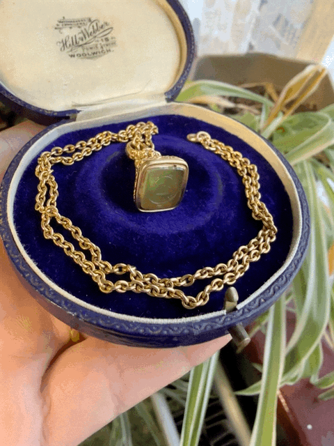 Antique Agate Seal Crest Fob