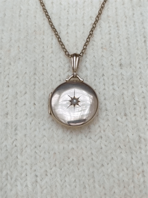 Antique 9ct and Pearl Round Picture Locket
