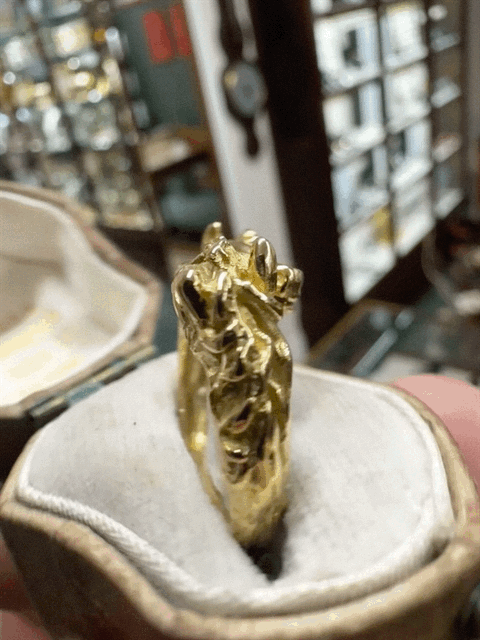 18ct Yellow Gold Double Horse Head Ring with Diamond Eyes