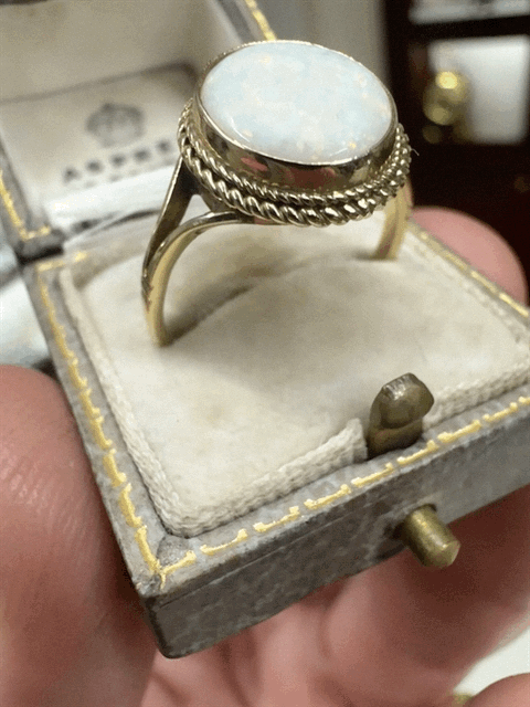 Vintage 9ct Synthetic Opal Ring