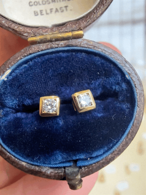 18ct Gold Diamond Square Studs