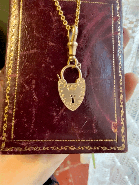 Antique Patterned Gold Heart Padlock