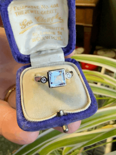 18ct Gold Aquamarine and Diamond Ring