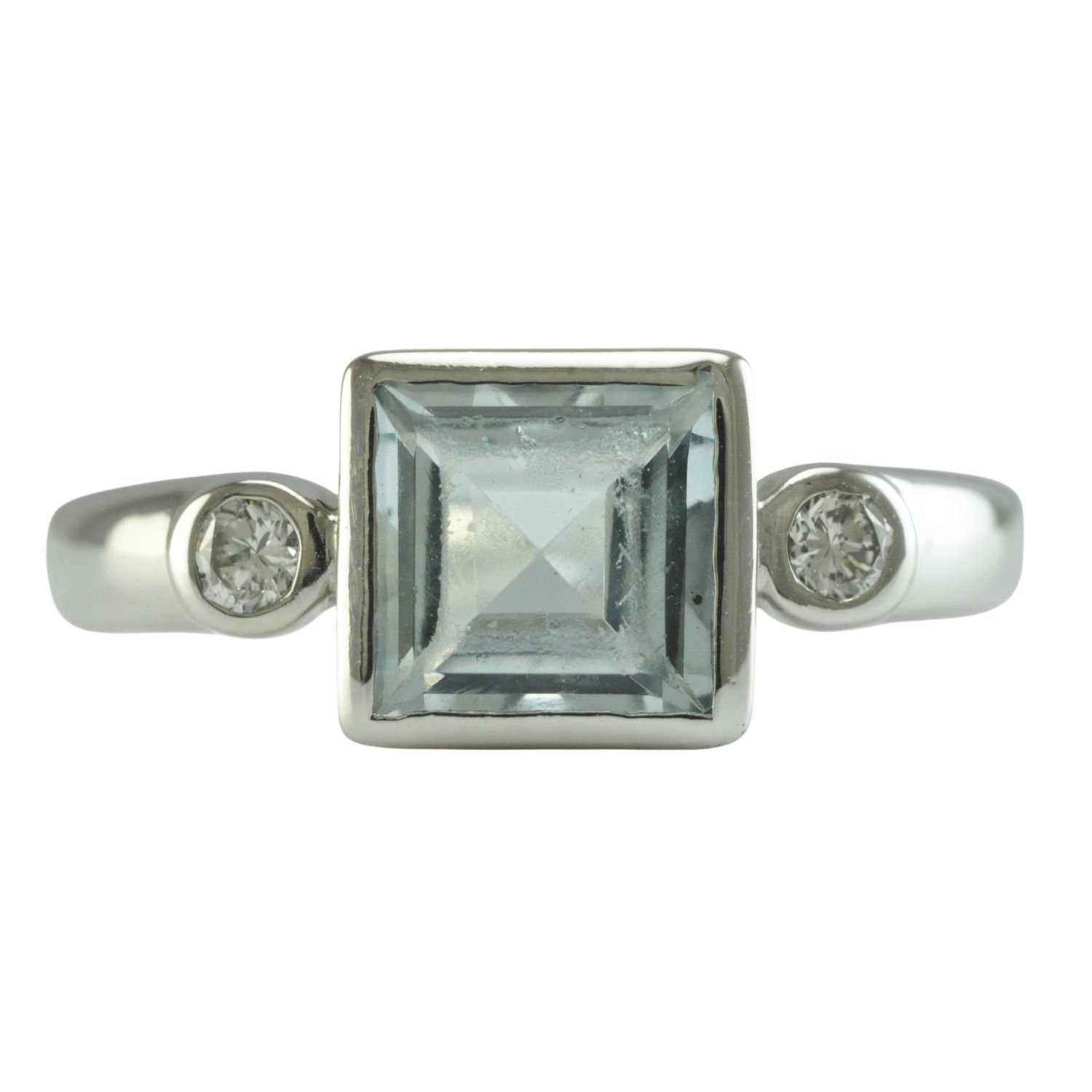 18ct Gold Aquamarine and Diamond Ring