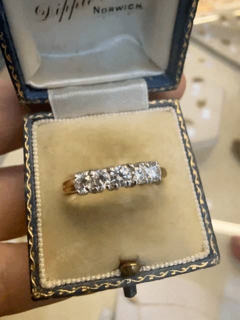 18ct Diamond Five Stone Diamond Ring