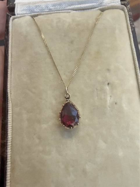 Edwardian 12ct Garnet Pendant