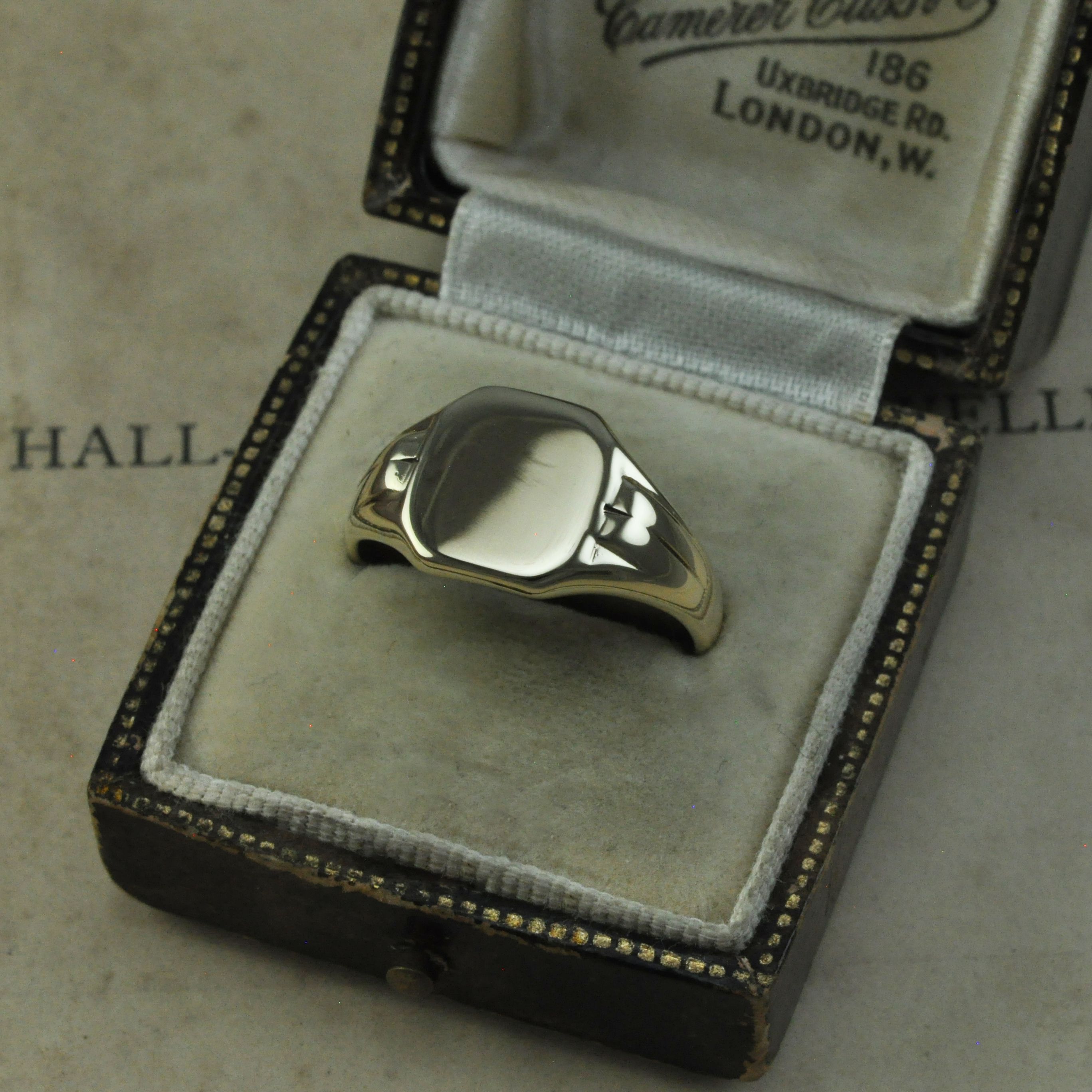 9ct Gold Square Signet