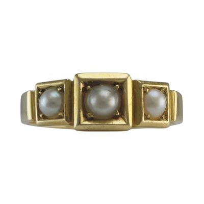 18ct Gold and Pearl Ring 18ct Gold and Pearl Ring