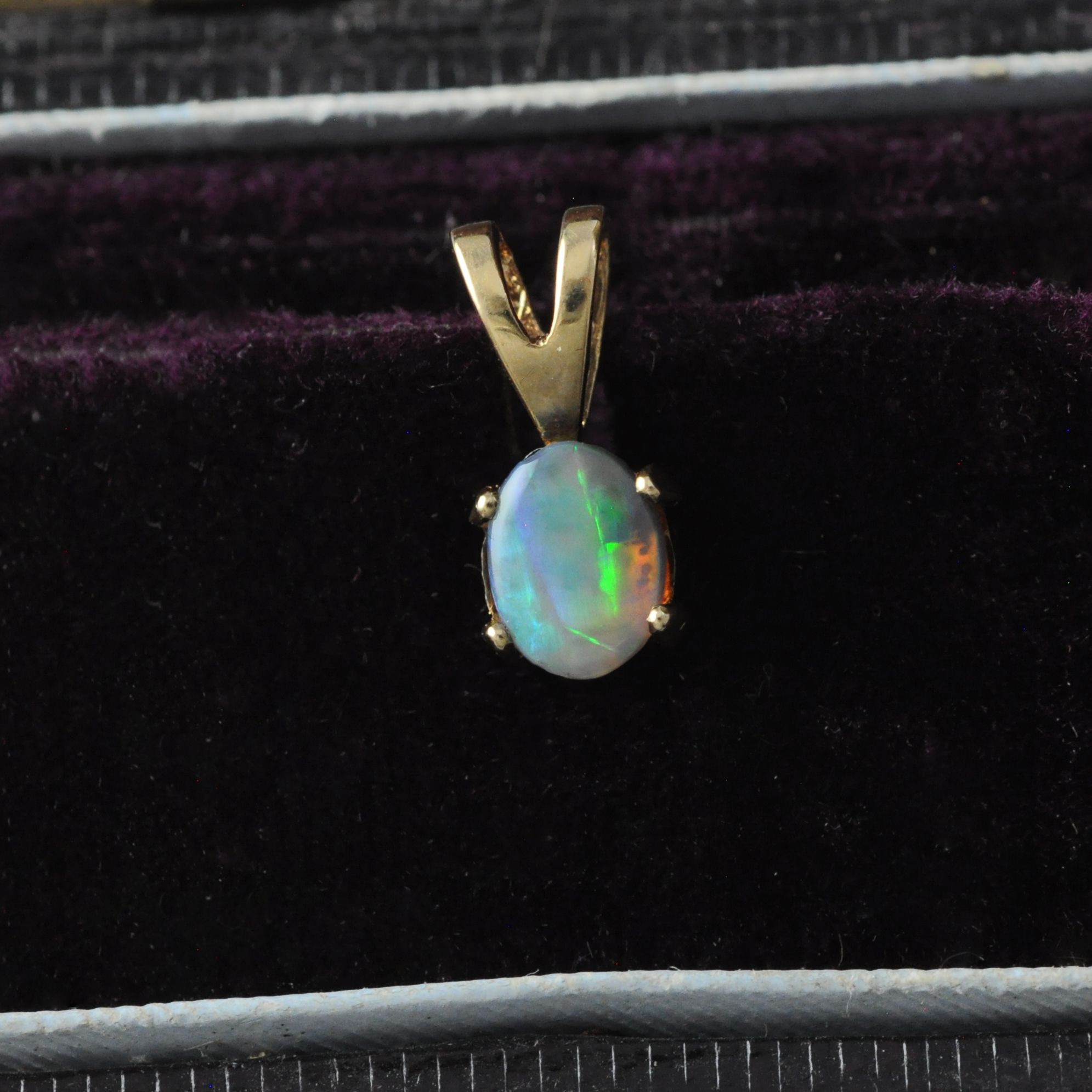 14ct Gold Opal Pendant