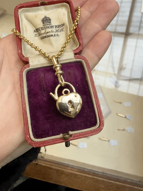 9ct Puffed Heart Padlock