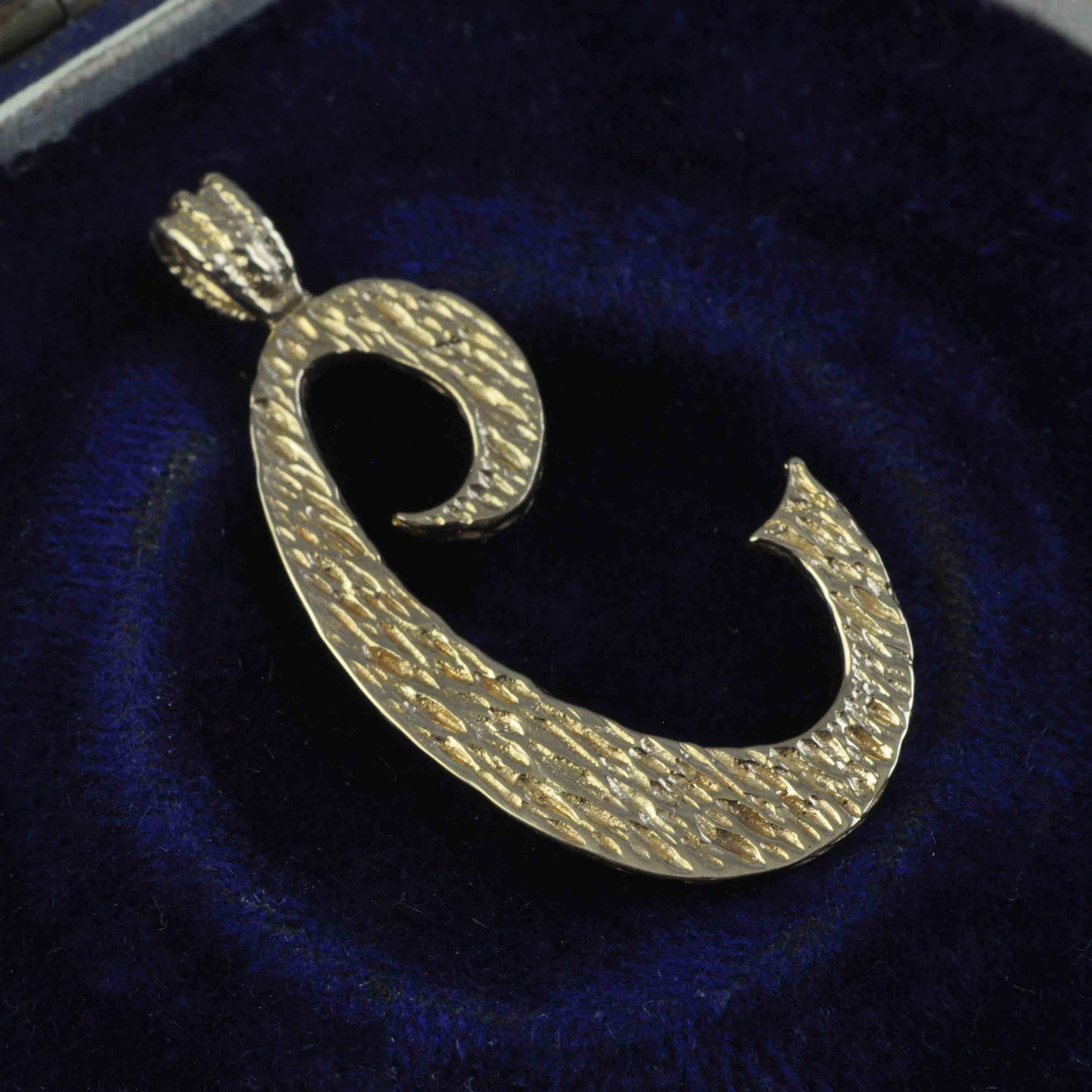 9ct Gold ‘C’ Pendant