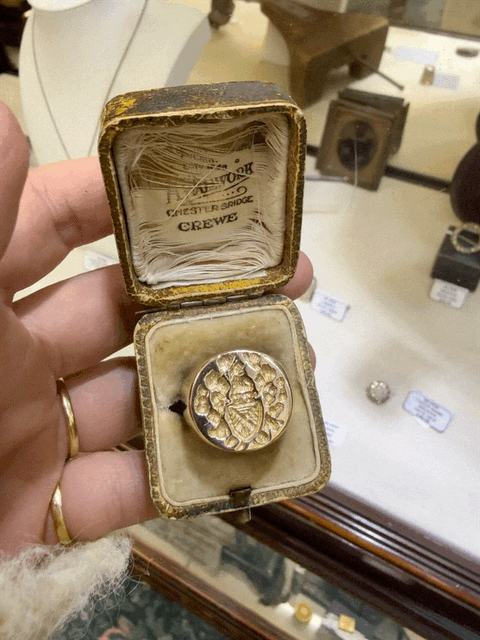 9ct Gold Heavy Crest Signet Ring