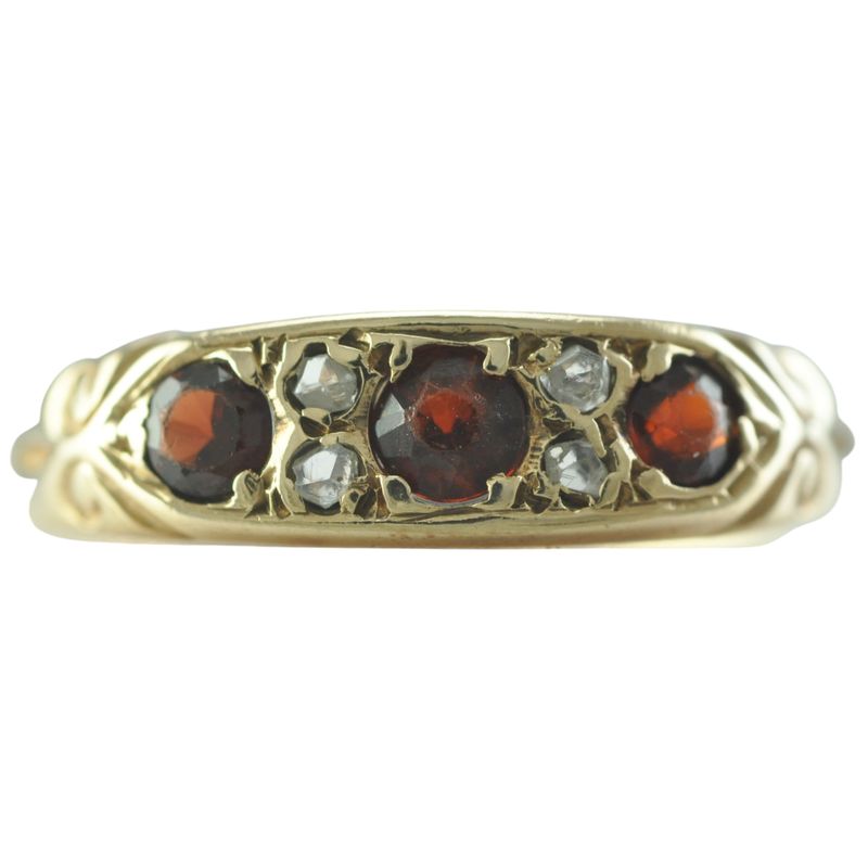 Vintage Garnet & Diamond Ring