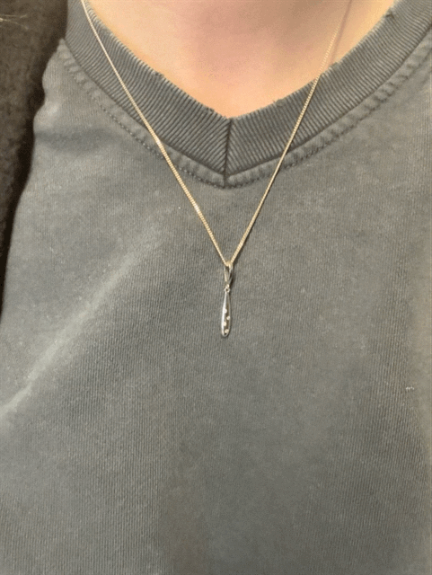 18ct White Gold Diamond Drop Pendant