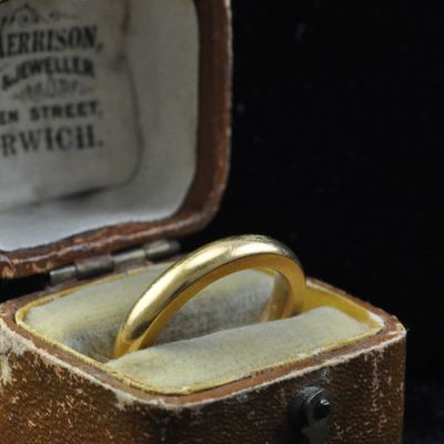 Antique 22ct Gold Wedding Band Antique 22ct Gold Wedding Band