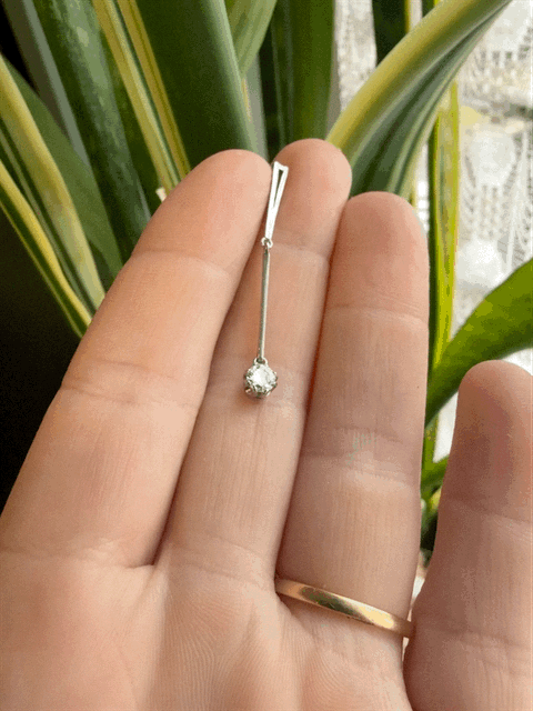1970s Platinum Diamond Drop Pendant