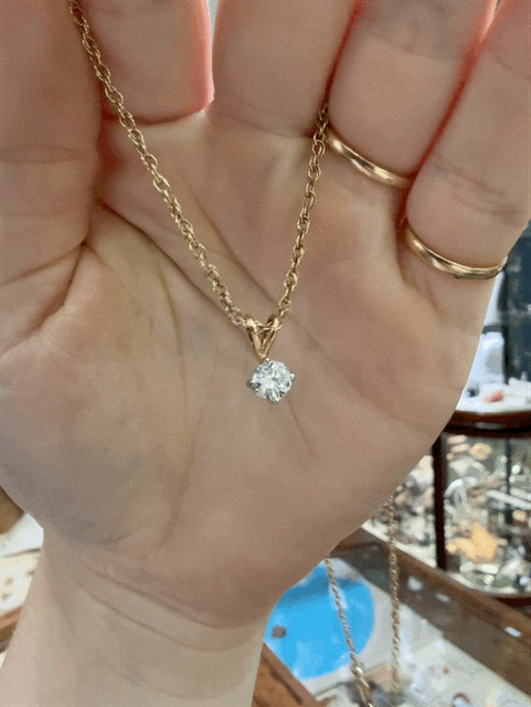 18ct Gold Diamond-Set Pendant