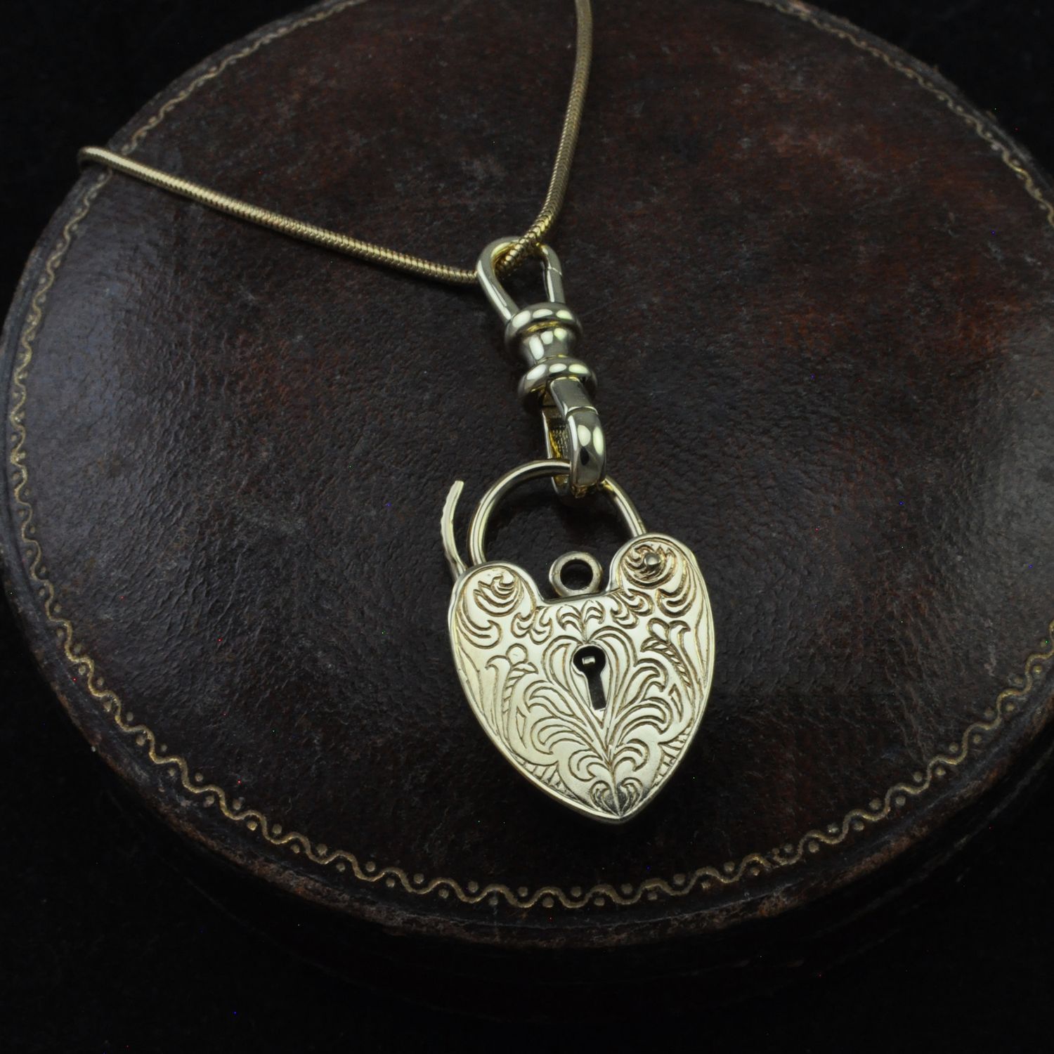 Vintage 9ct Gold Floral Heart Padlock Vintage 9ct Gold Floral Heart Padlock