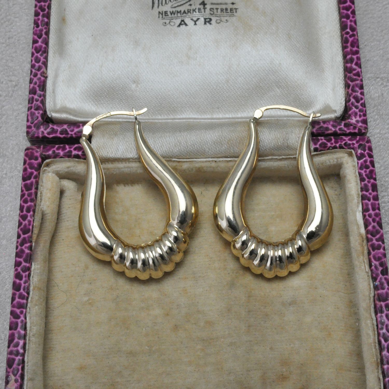 9ct Puffy Graduated Hoops
