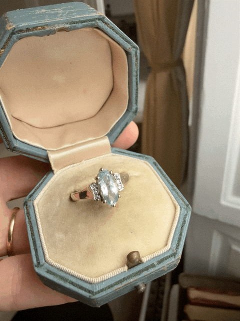 Vintage 9ct Aquamarine and Diamond Ring