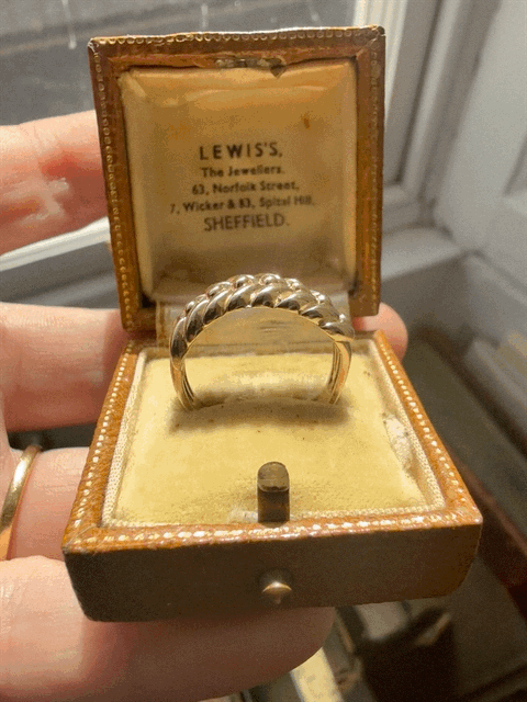 Vintage 9ct Gold Keeper Ring
