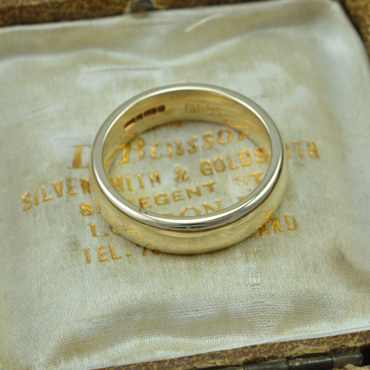 9ct Gold Heavy Wedding Band 9ct Gold Heavy Wedding Band