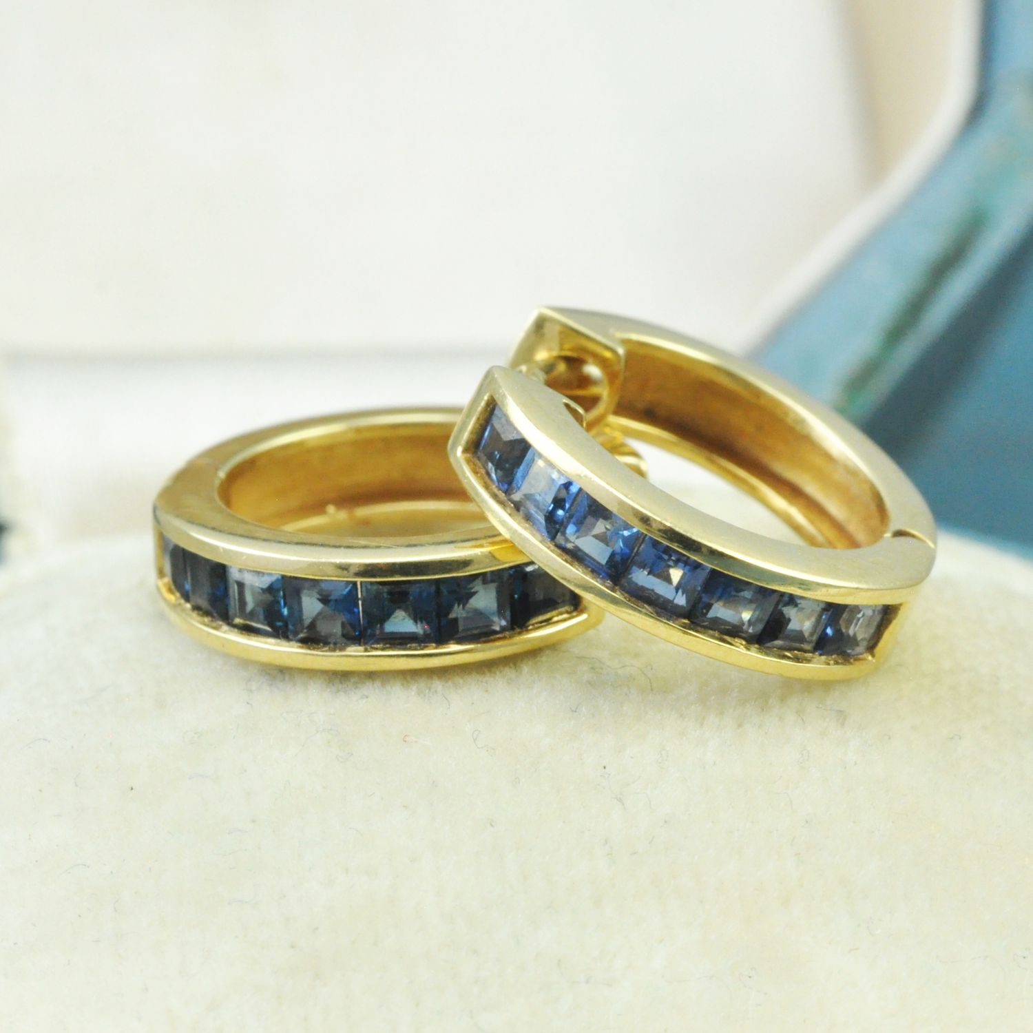 18ct Sapphire Huggie Earrings