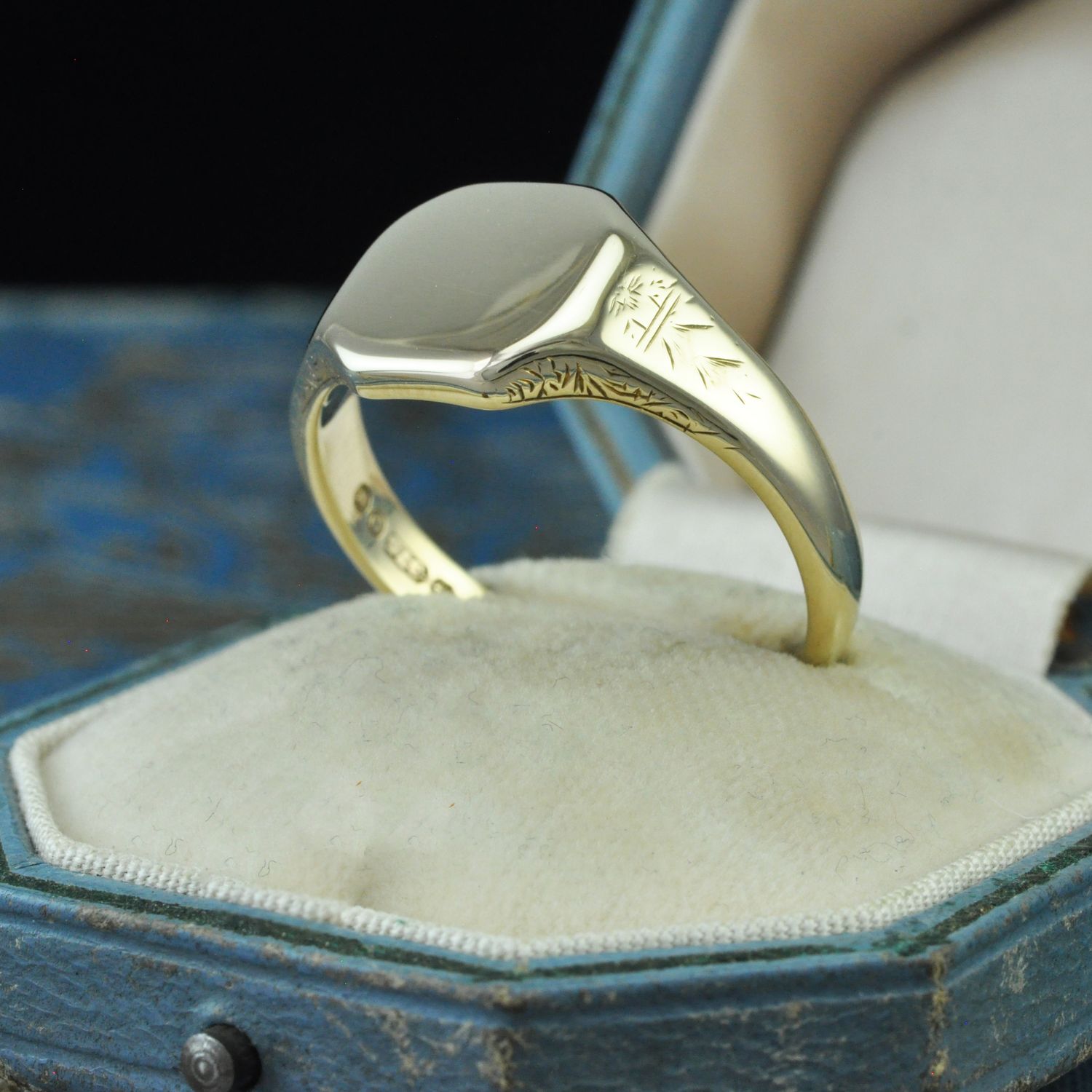 9ct Gold Square Signet Ring with Floral Detail 9ct Gold Square Signet Ring with Floral Detail