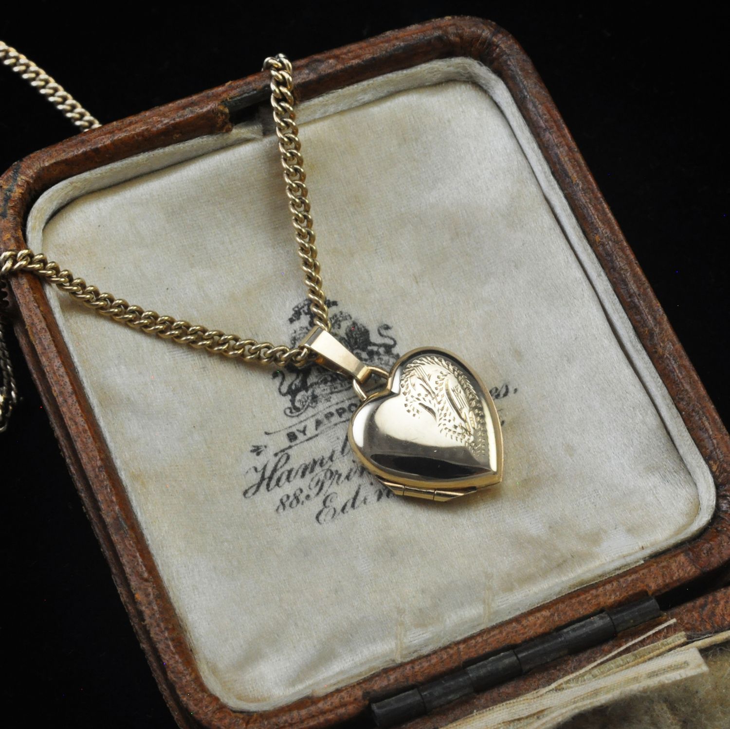 Vintage 9ct Gold Floral Locket Vintage 9ct Gold Floral Locket