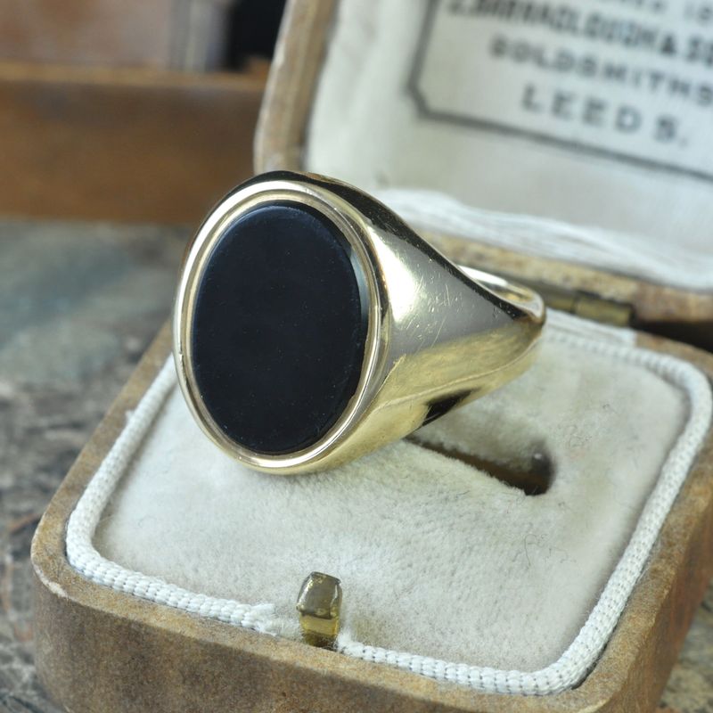 9ct Gold Onyx Signet Ring