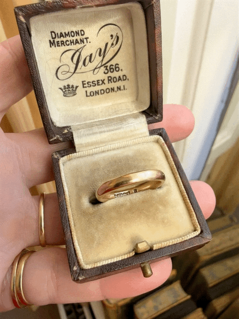 9ct Gold Antique Wedding Ring