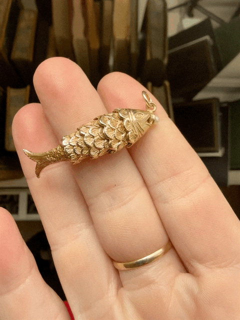 9ct Gold and Pearl Articulated Fish