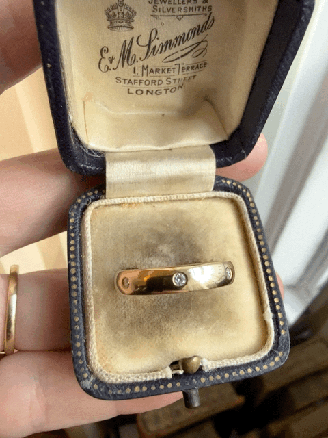 18ct Gold Diamond Set Wedding Band