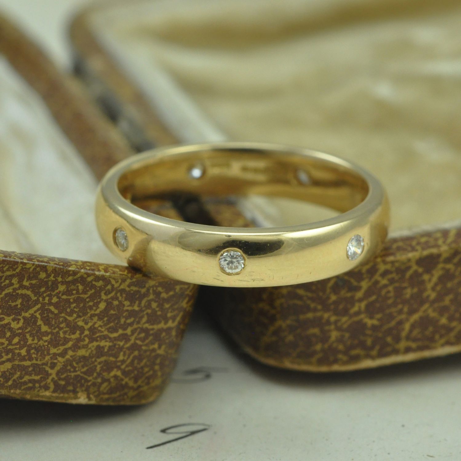 18ct Gold Diamond Set Wedding Band