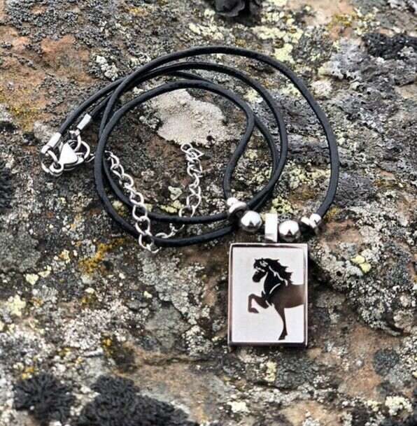 Islensk Horse Necklace