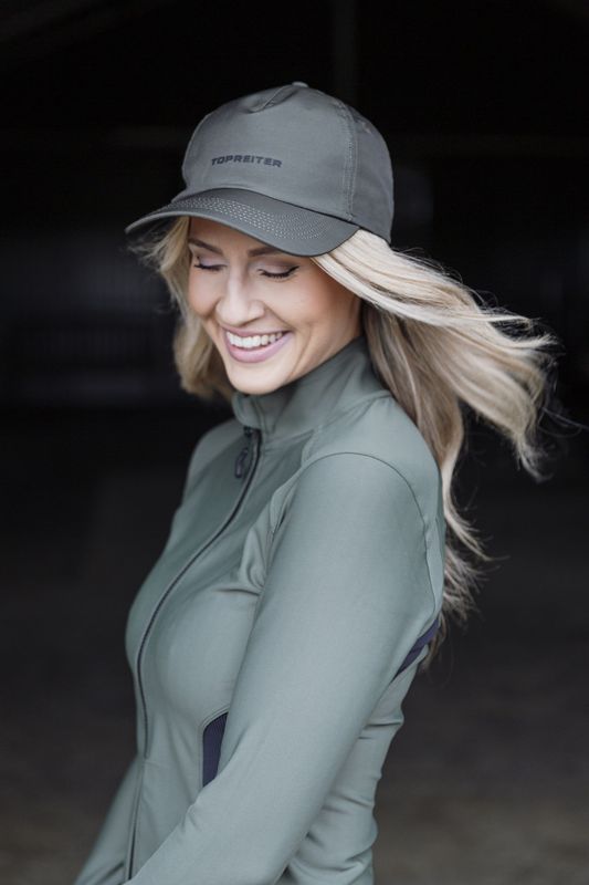 Ari Cap
