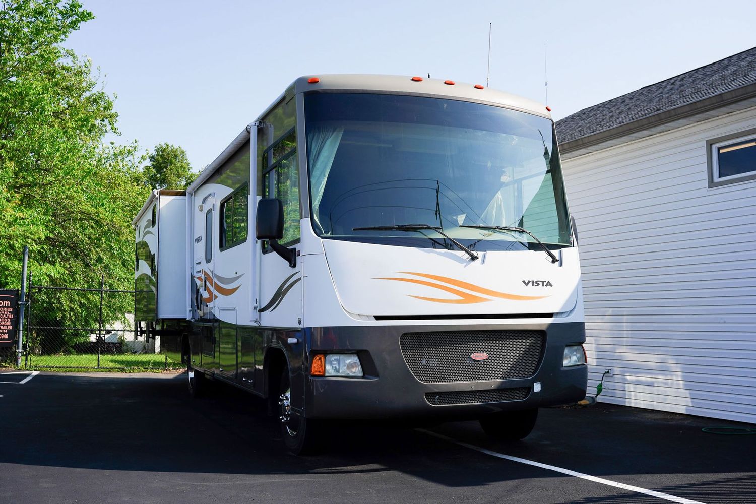 2010 WINNEBAGO VISTA