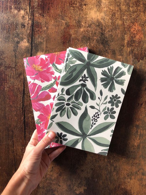 Lot de carnets reliés