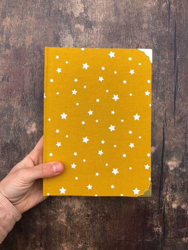 Carnet " Au fil des moi.s "