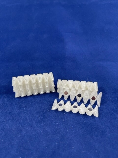 Varity Pack White Flexible Magnetic Mesh Keepers